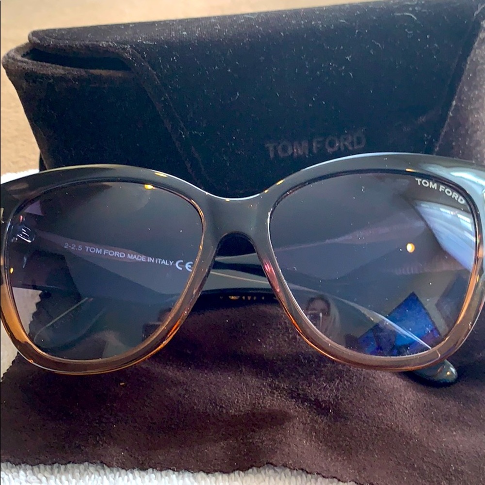 Brand new women’s sunglasses
